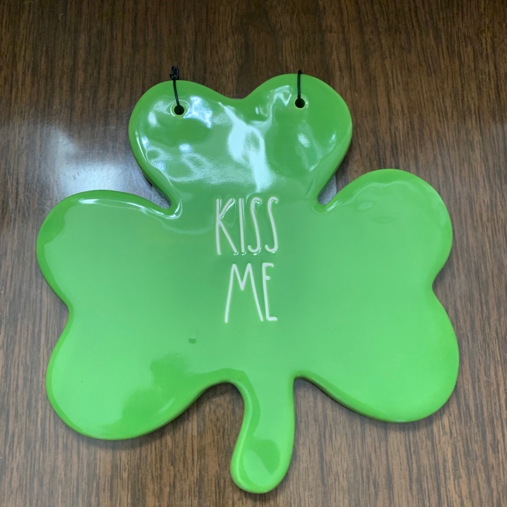 Rae Dunn green shamrock “KISS ME”